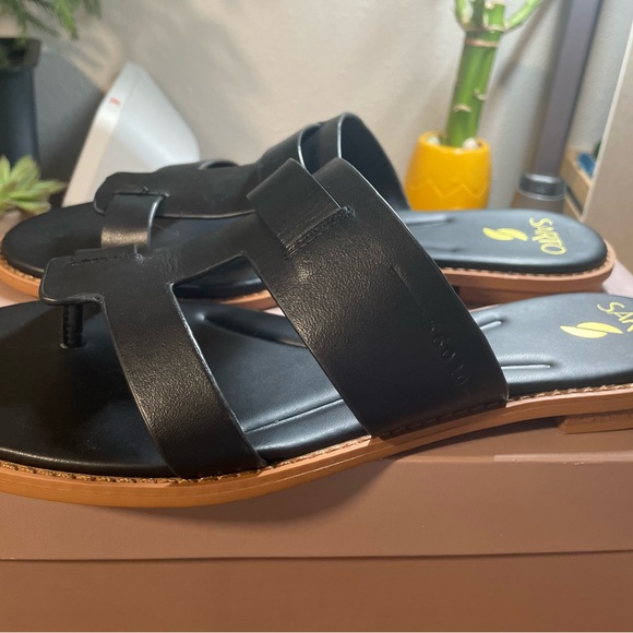 Sarto- Summer sandal Size-11 - Picture 4 of 5